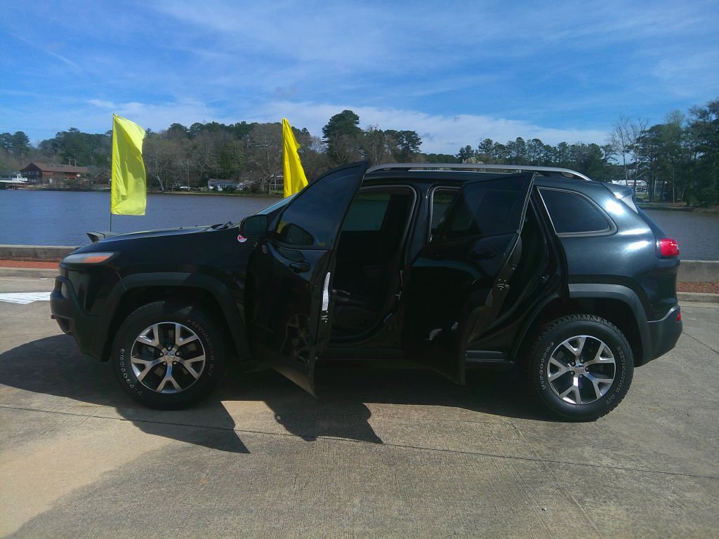 Photo 6 of this JEEP CHEROKEE