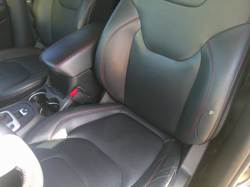 Photo 11 of this JEEP CHEROKEE