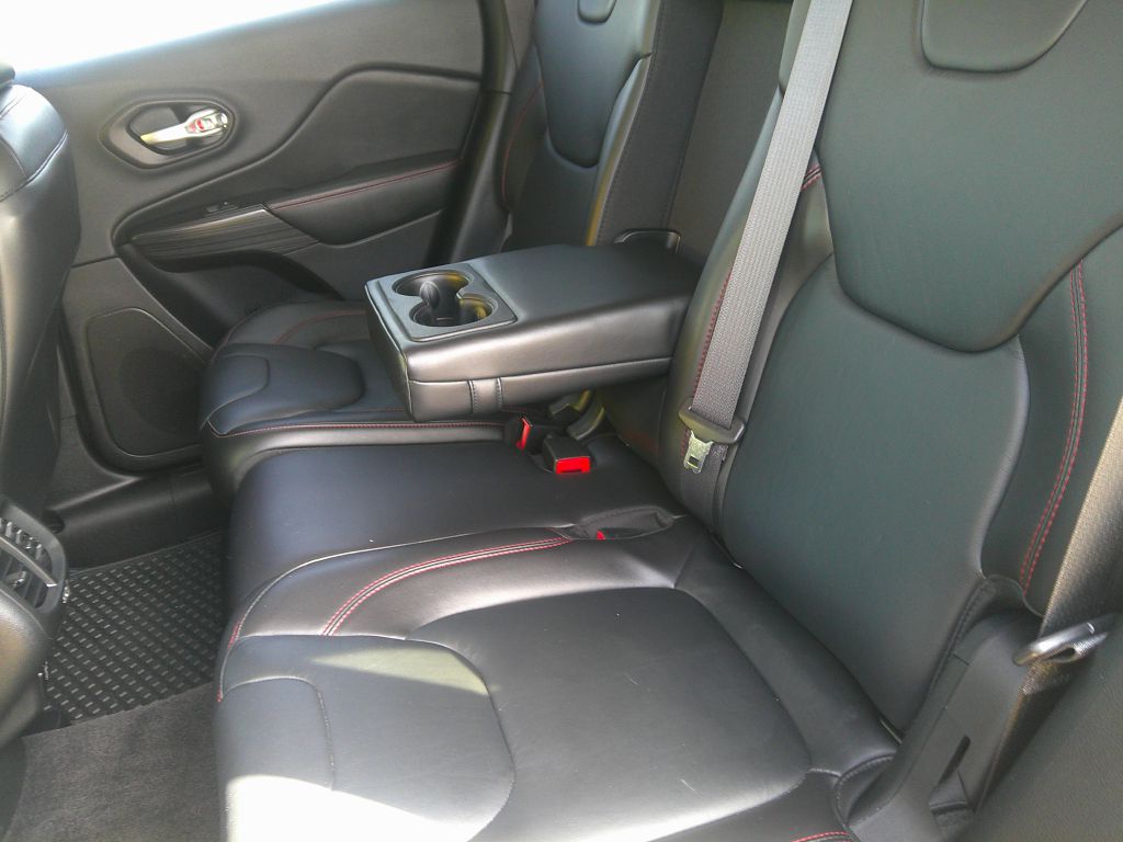 Photo 14 of this JEEP CHEROKEE