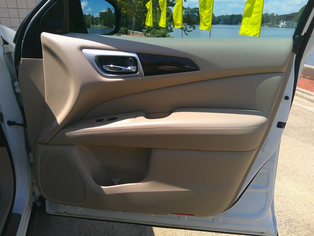 Photo 8 of this NISSAN PATHFINDER