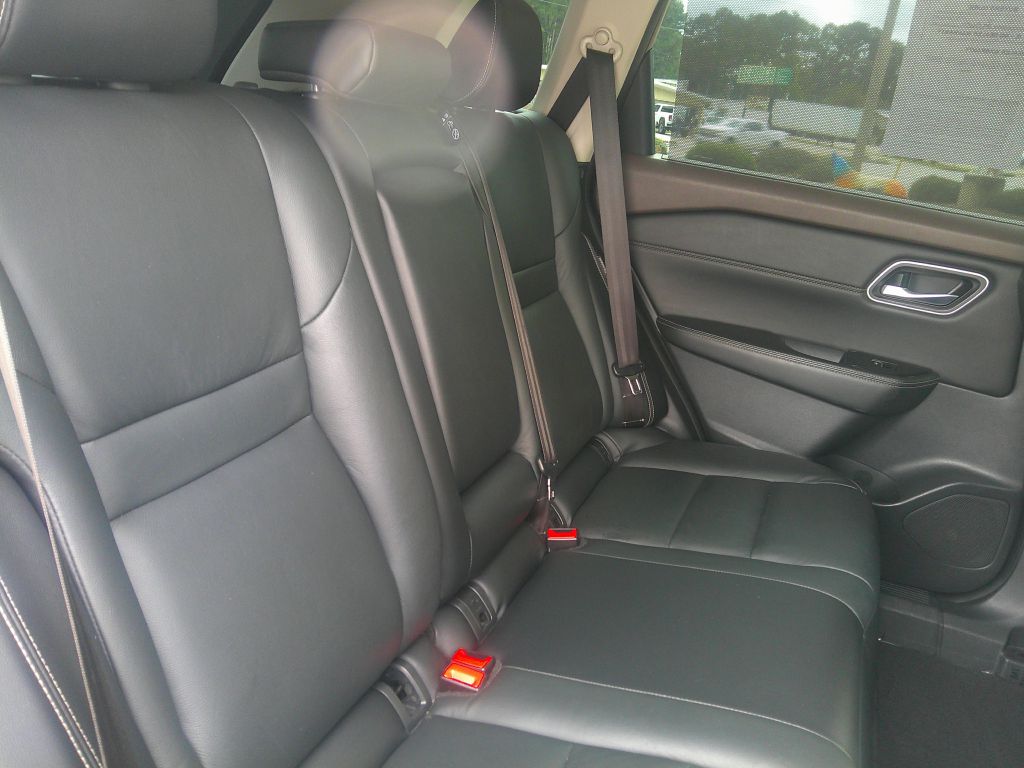 Photo 13 of this NISSAN ROGUE