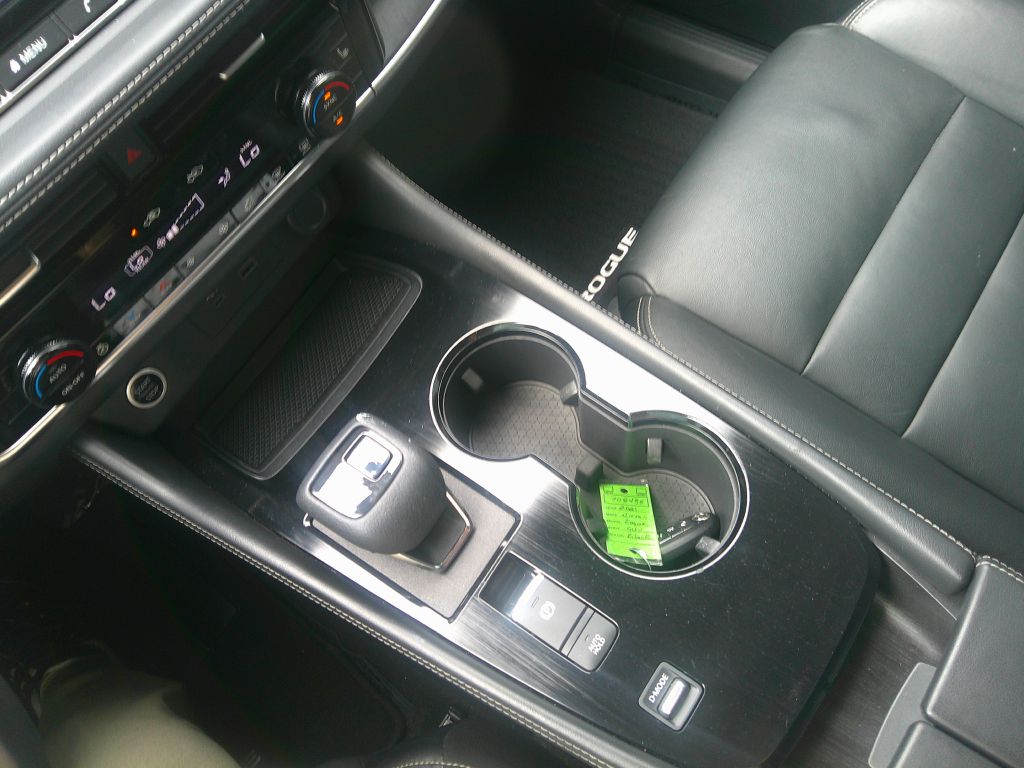 Photo 21 of this NISSAN ROGUE