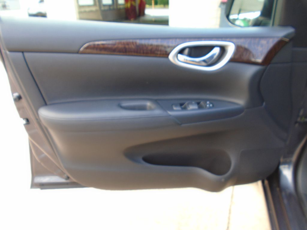 Photo 7 of this NISSAN SENTRA