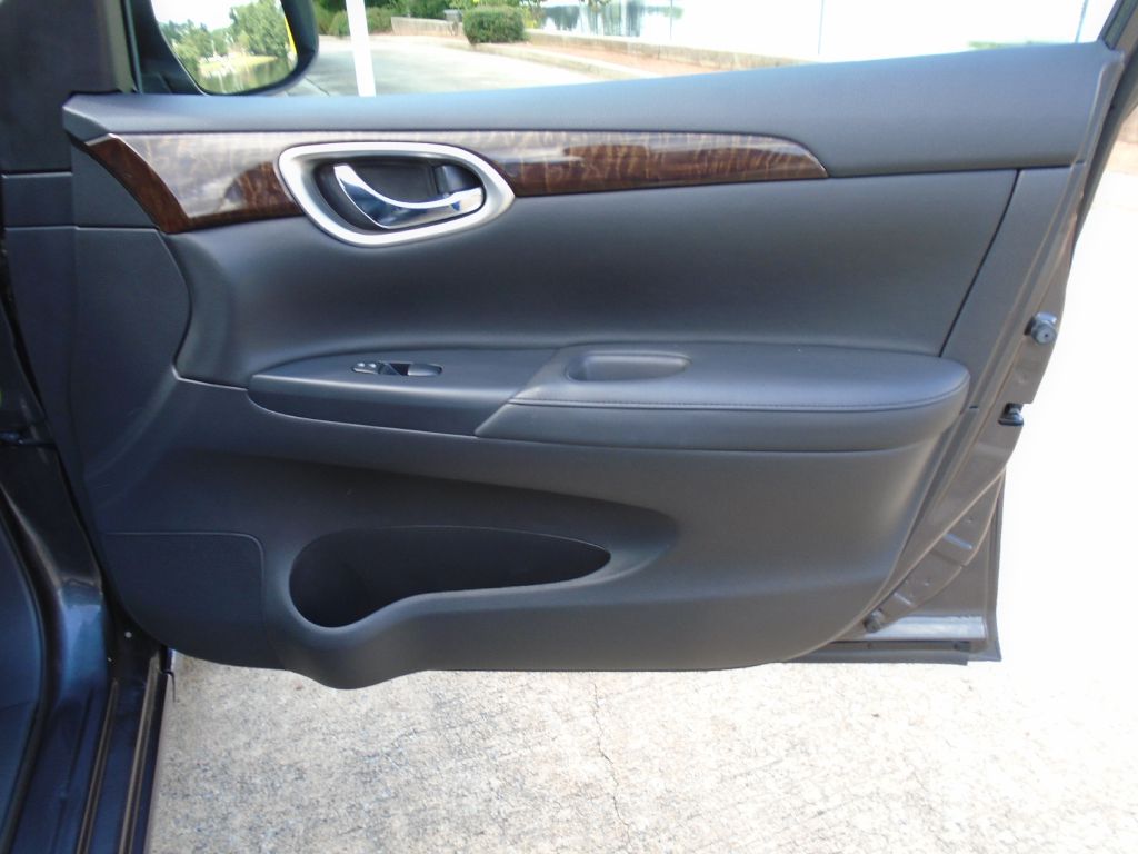 Photo 8 of this NISSAN SENTRA
