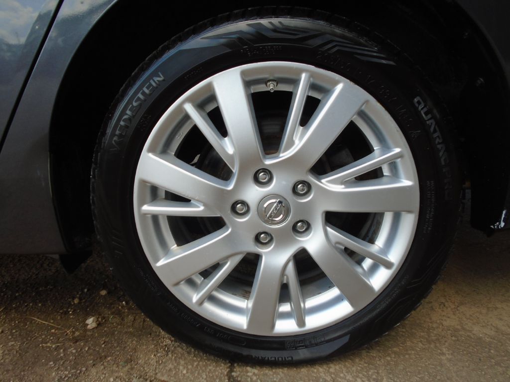 Photo 23 of this NISSAN SENTRA