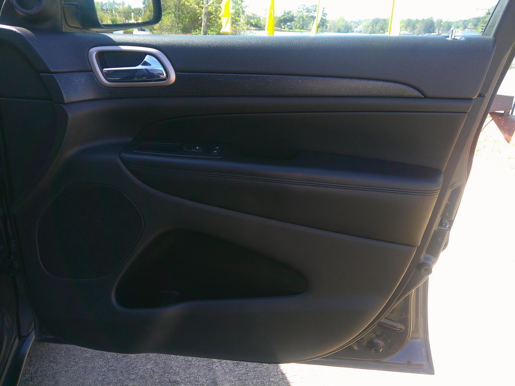 Photo 8 of this JEEP GRAND CHEROKEE