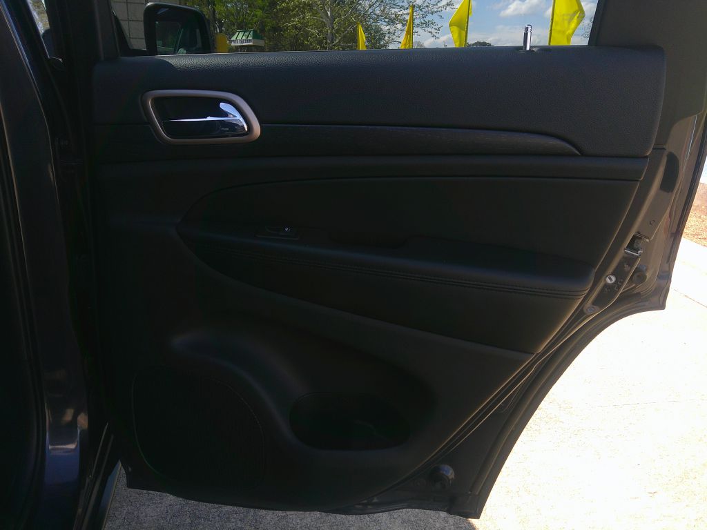 Photo 9 of this JEEP GRAND CHEROKEE