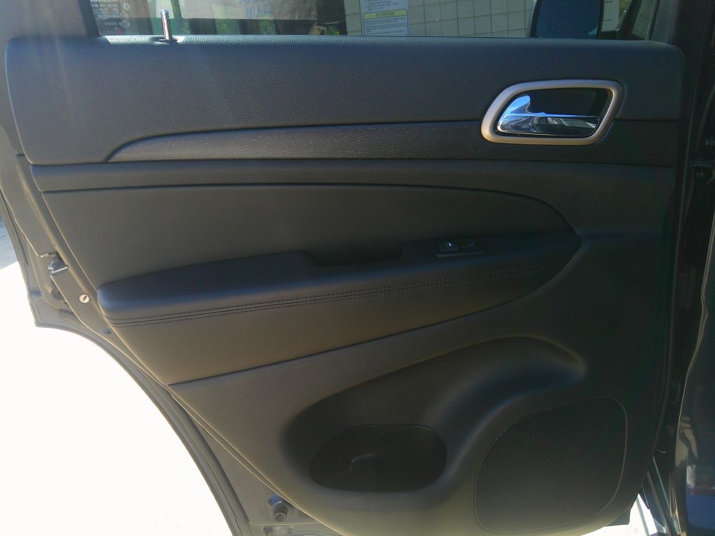 Photo 10 of this JEEP GRAND CHEROKEE