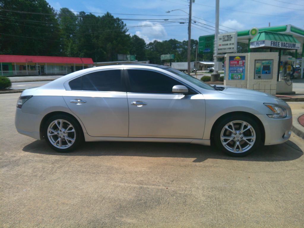 Photo 4 of this NISSAN MAXIMA