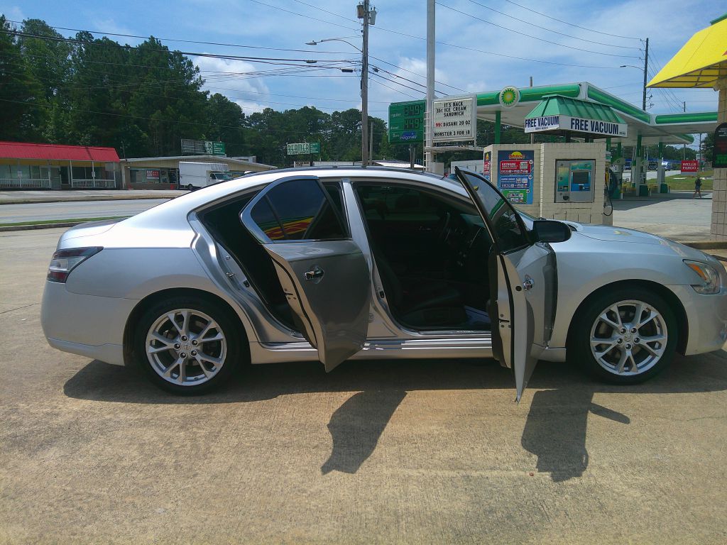 Photo 5 of this NISSAN MAXIMA