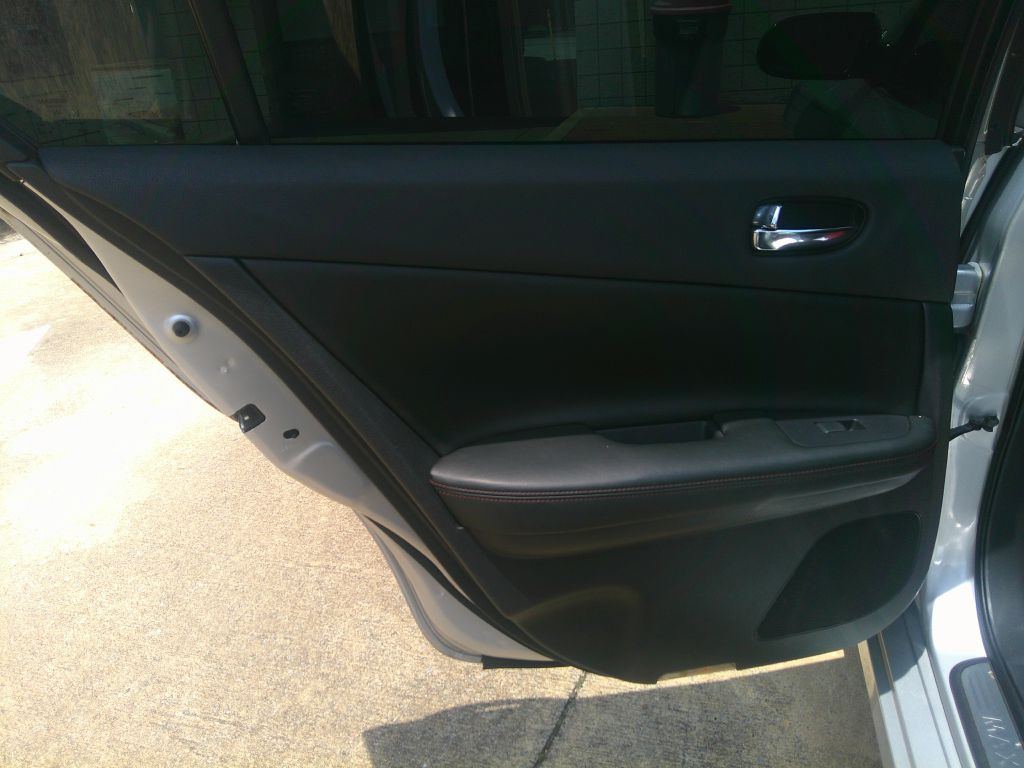 Photo 8 of this NISSAN MAXIMA