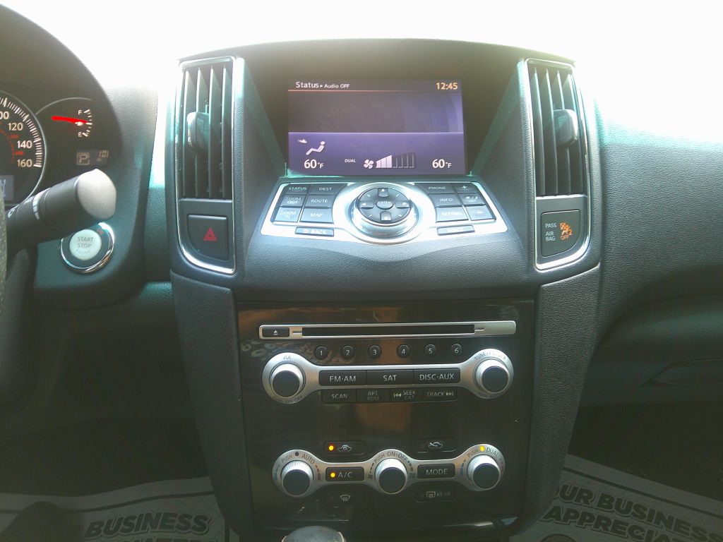Photo 19 of this NISSAN MAXIMA