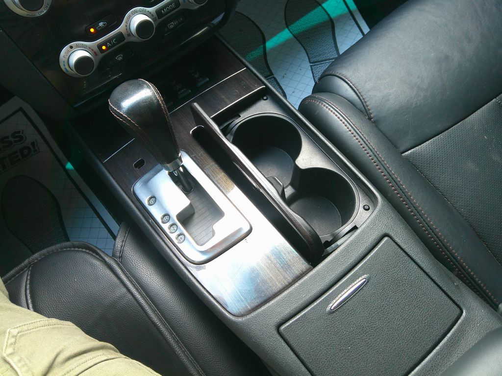 Photo 21 of this NISSAN MAXIMA