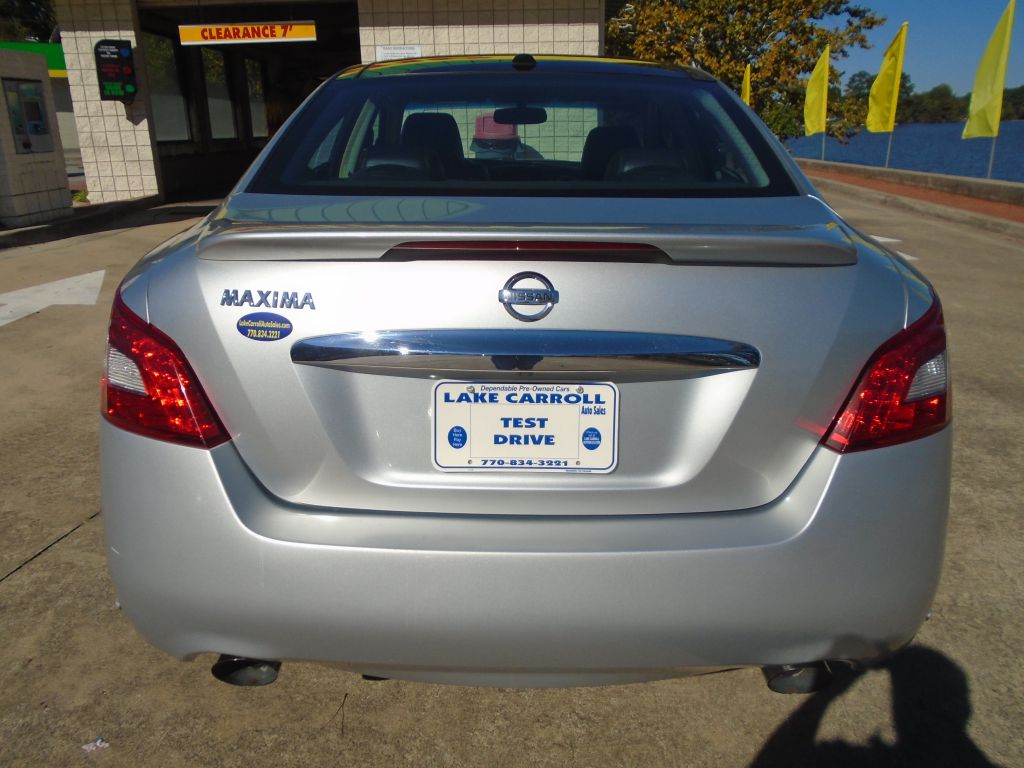 Photo 2 of this NISSAN MAXIMA