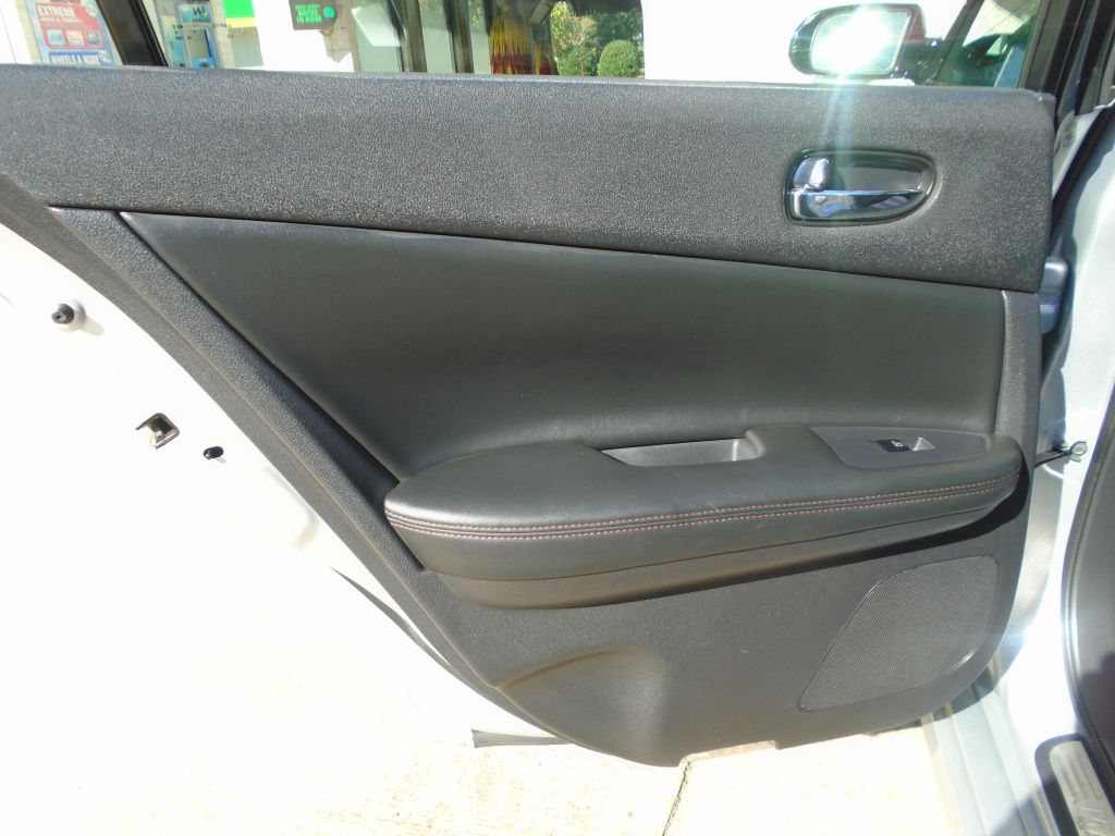 Photo 10 of this NISSAN MAXIMA