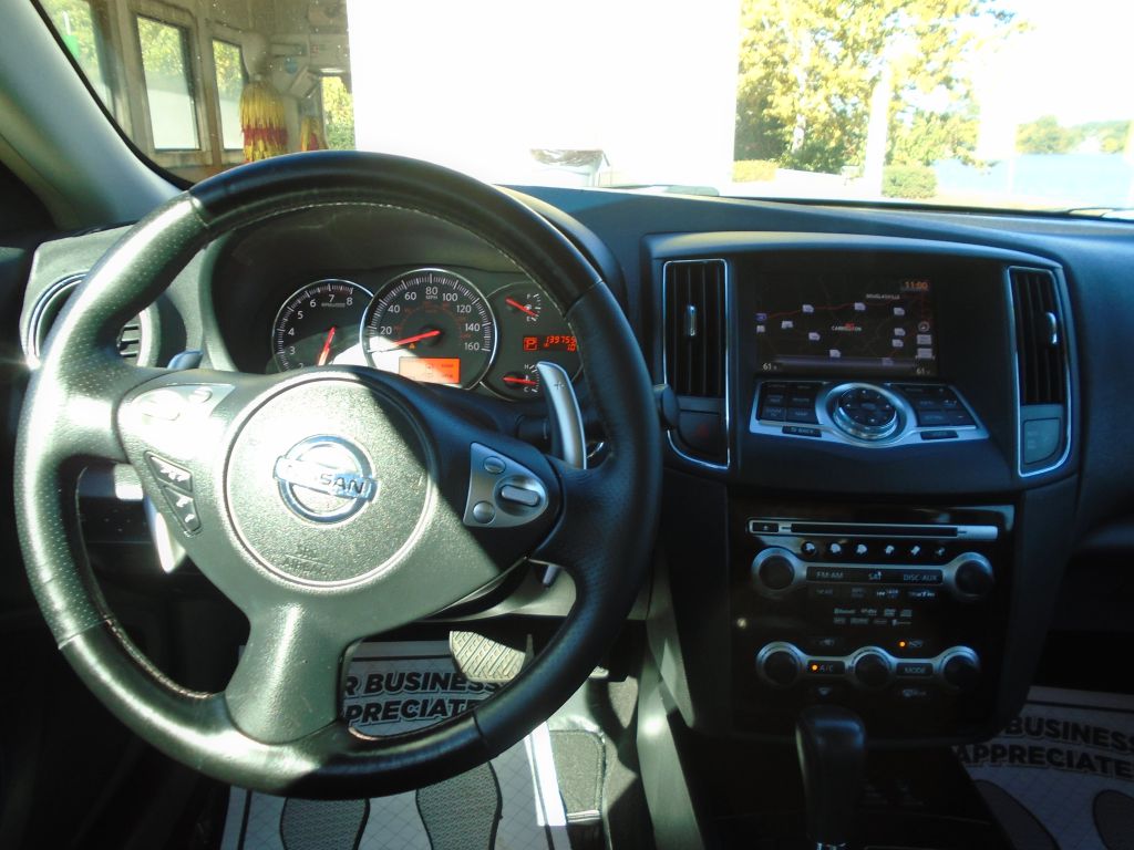 Photo 15 of this NISSAN MAXIMA