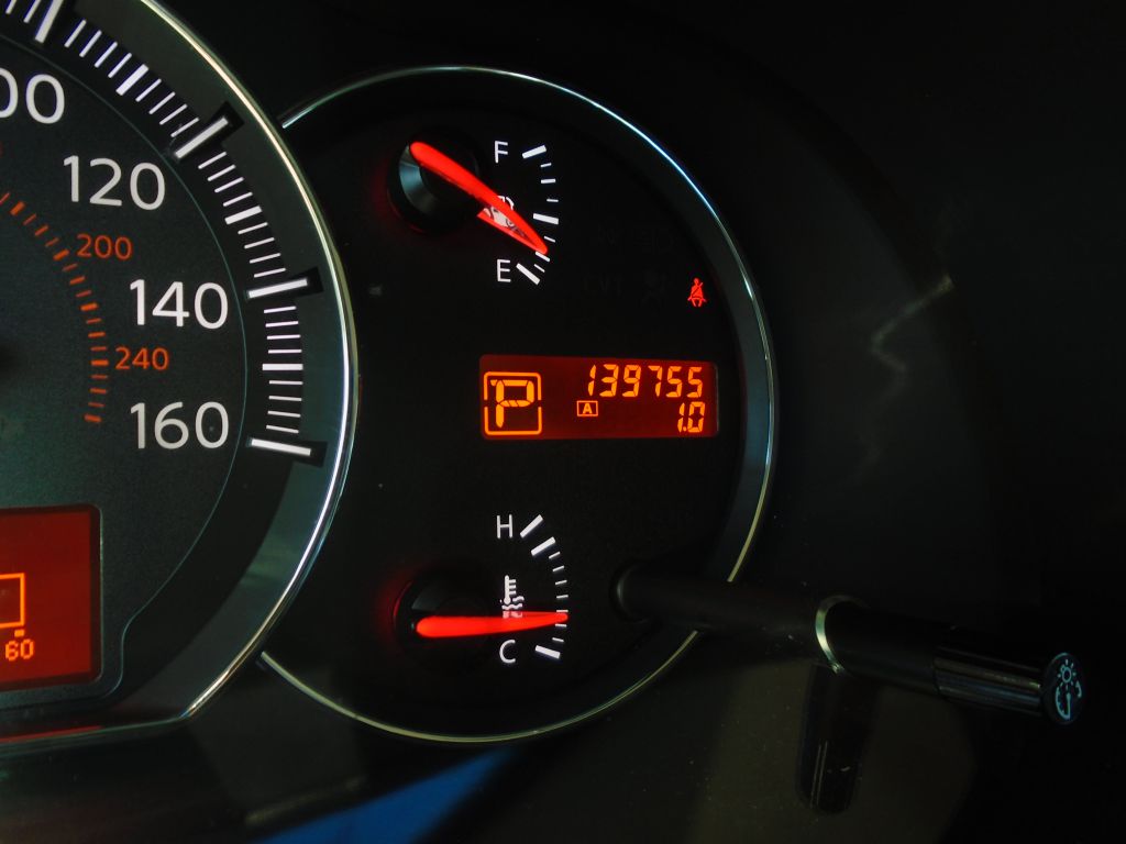 Photo 17 of this NISSAN MAXIMA