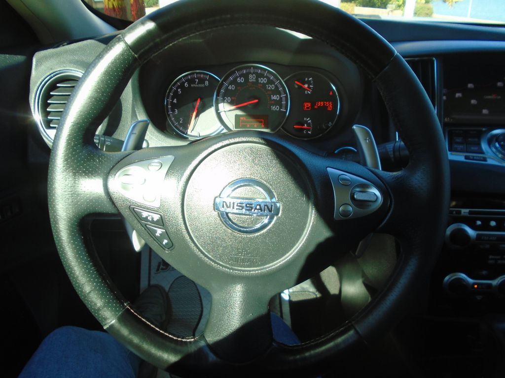 Photo 18 of this NISSAN MAXIMA