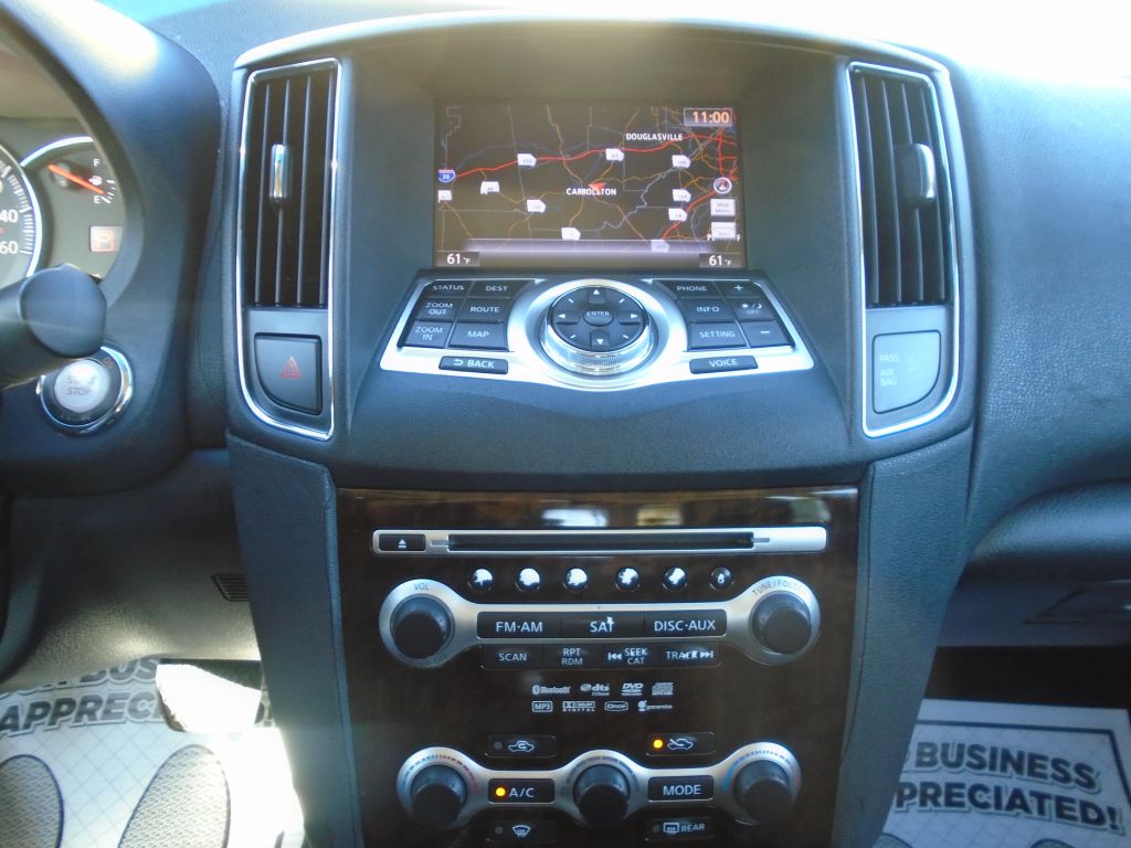 Photo 19 of this NISSAN MAXIMA