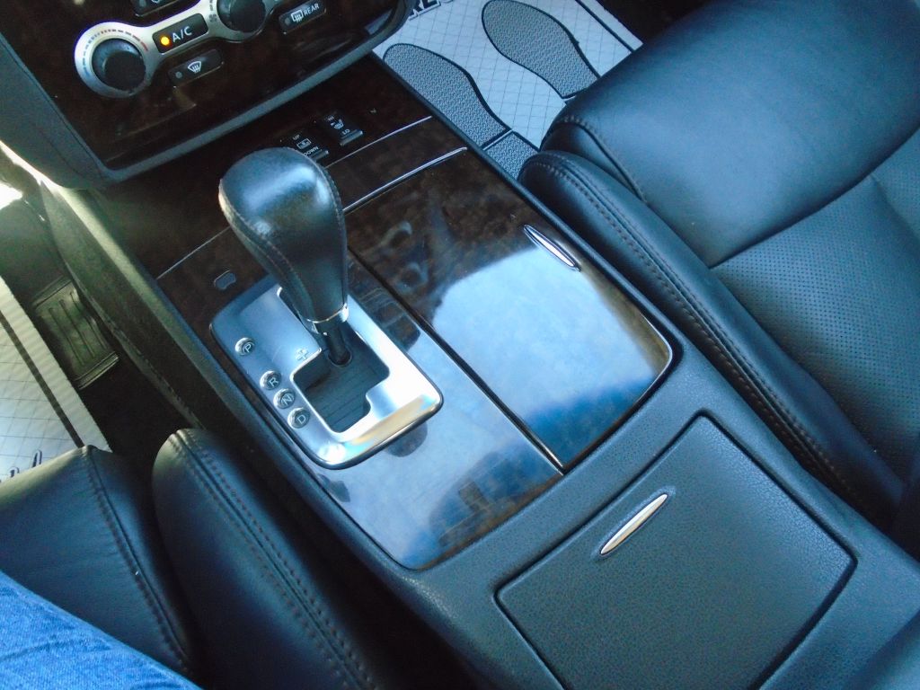 Photo 21 of this NISSAN MAXIMA