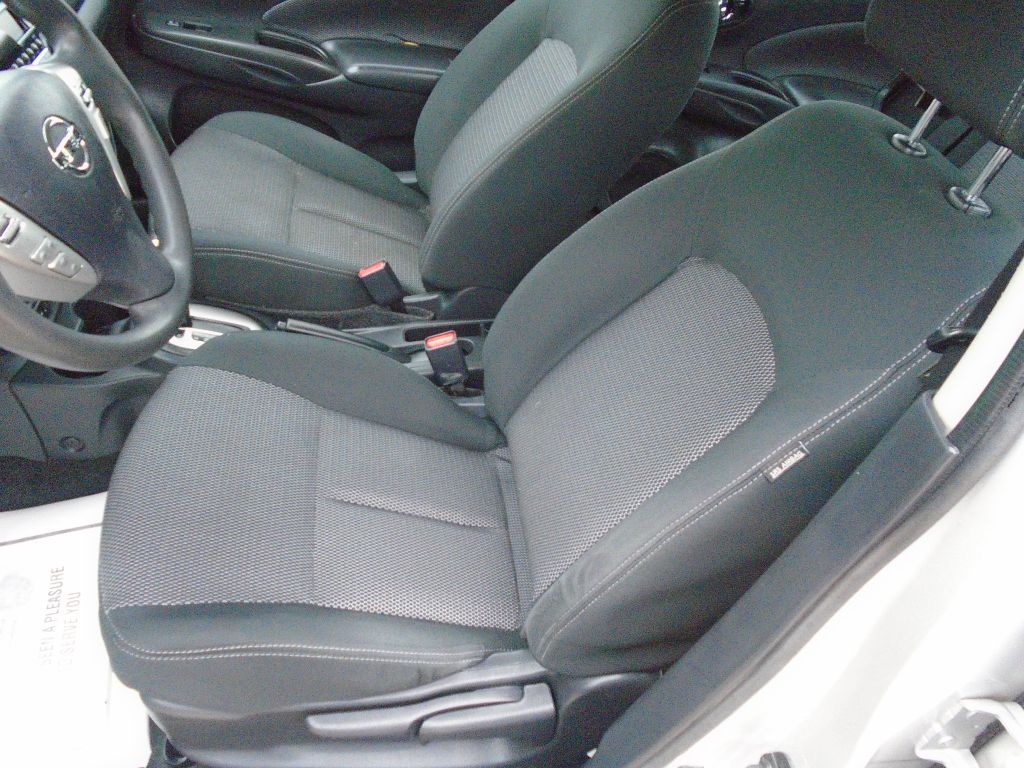 Photo 9 of this NISSAN VERSA