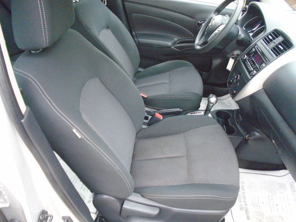 Photo 10 of this NISSAN VERSA