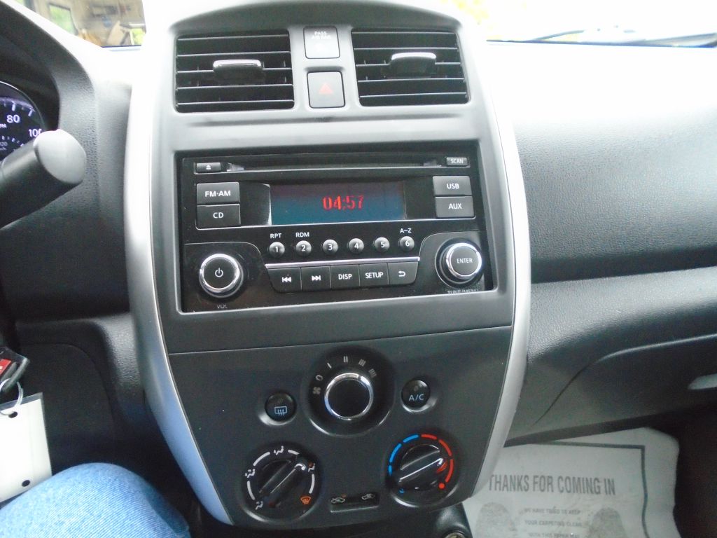 Photo 16 of this NISSAN VERSA