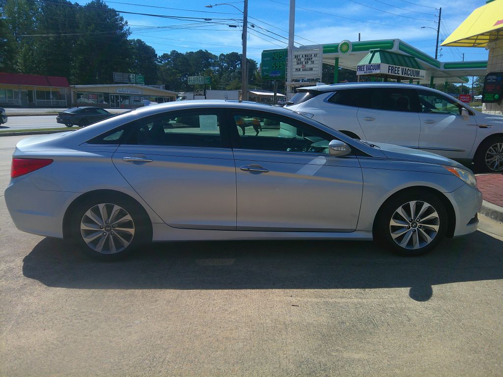 Photo 4 of this HYUNDAI SONATA