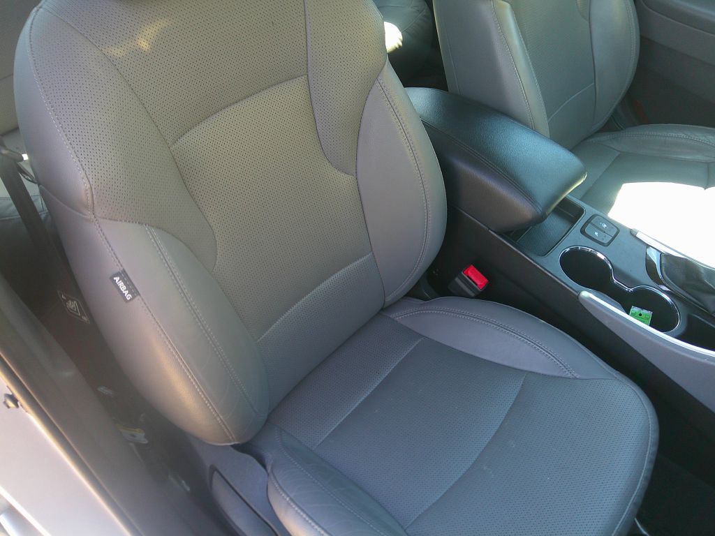 Photo 12 of this HYUNDAI SONATA