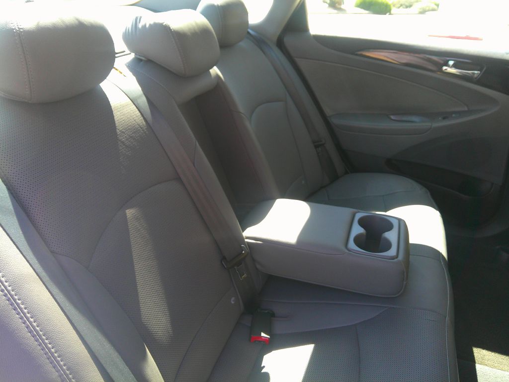 Photo 13 of this HYUNDAI SONATA