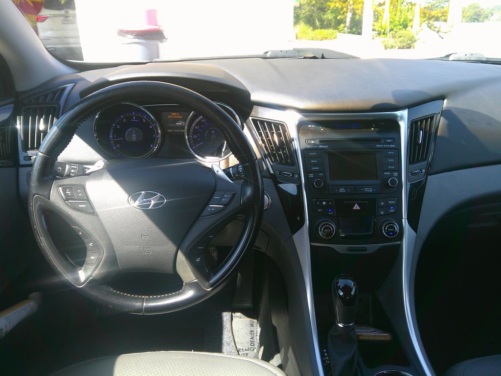 Photo 15 of this HYUNDAI SONATA