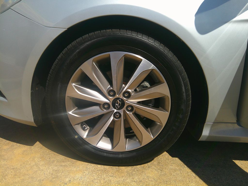 Photo 24 of this HYUNDAI SONATA