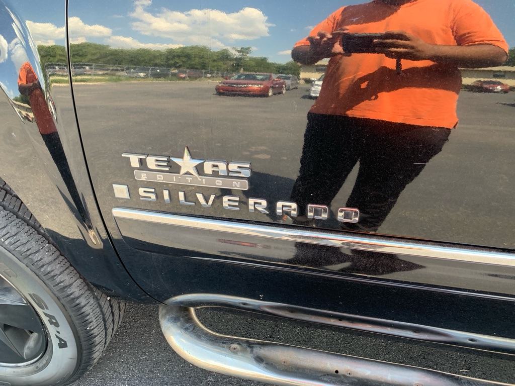 Photo 28 of this CHEVROLET SILVERADO 1500
