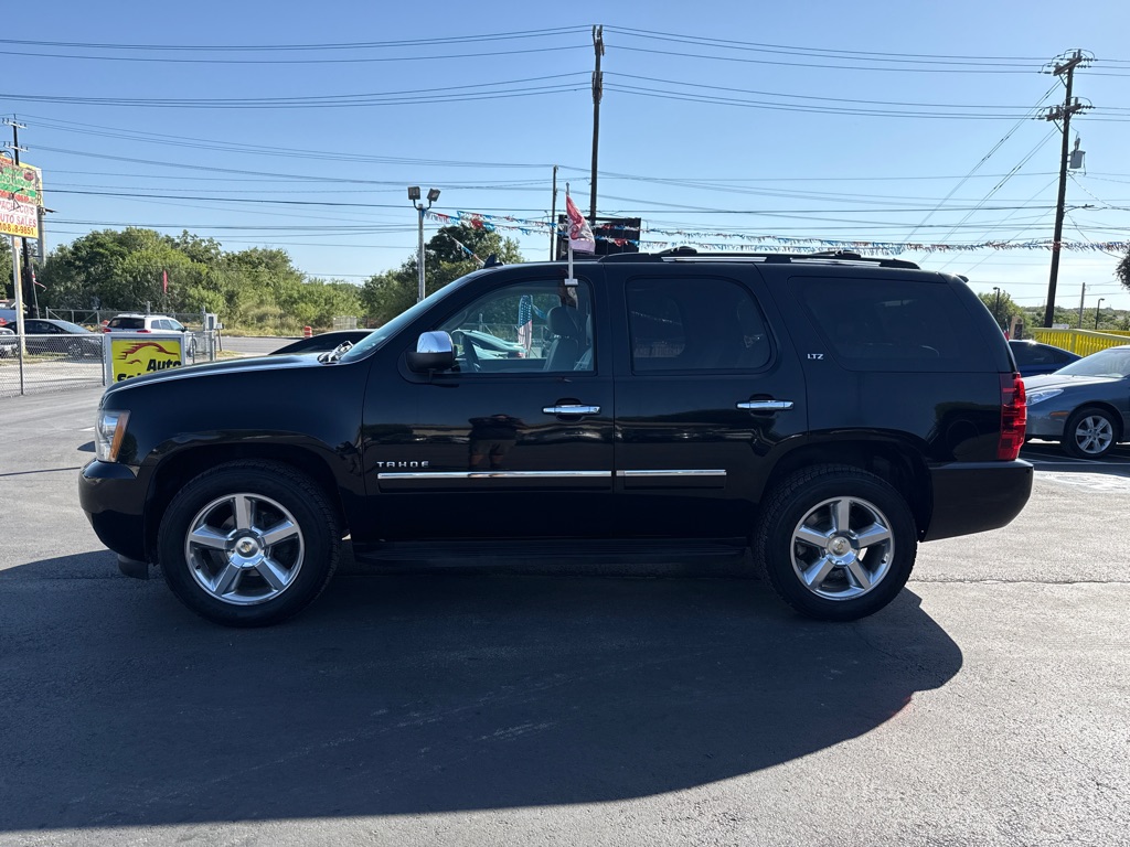 Photo 6 of this CHEVROLET TAHOE