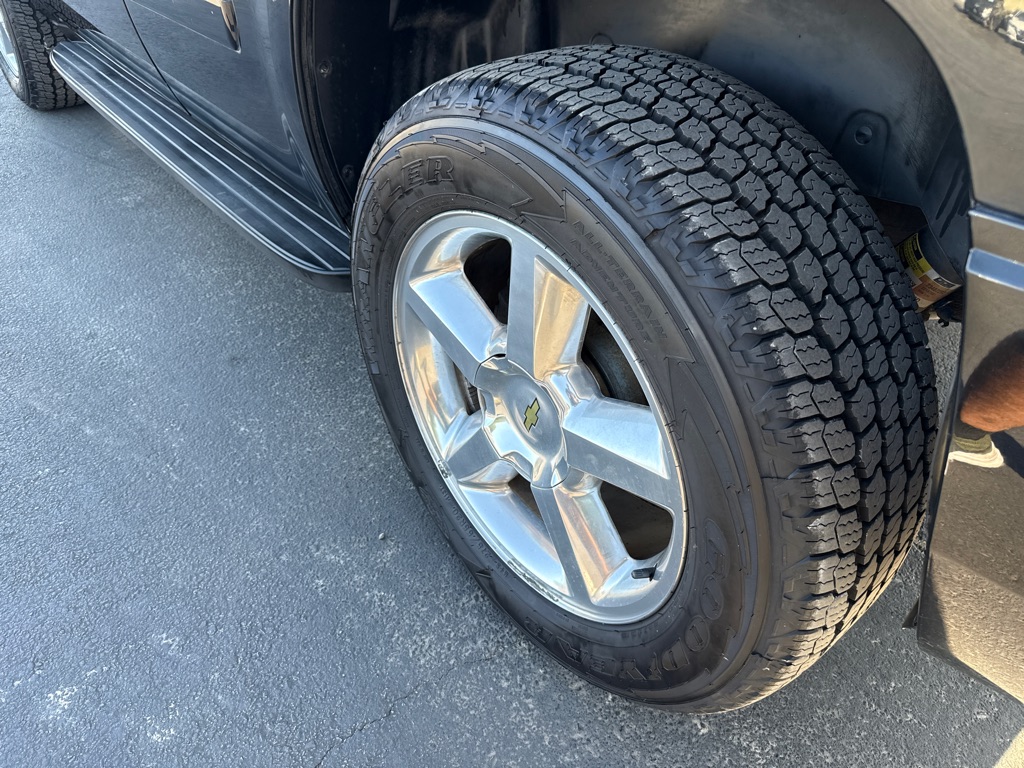 Photo 23 of this CHEVROLET TAHOE