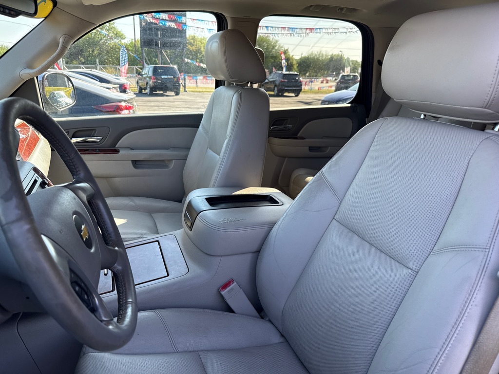 Photo 10 of this CHEVROLET TAHOE