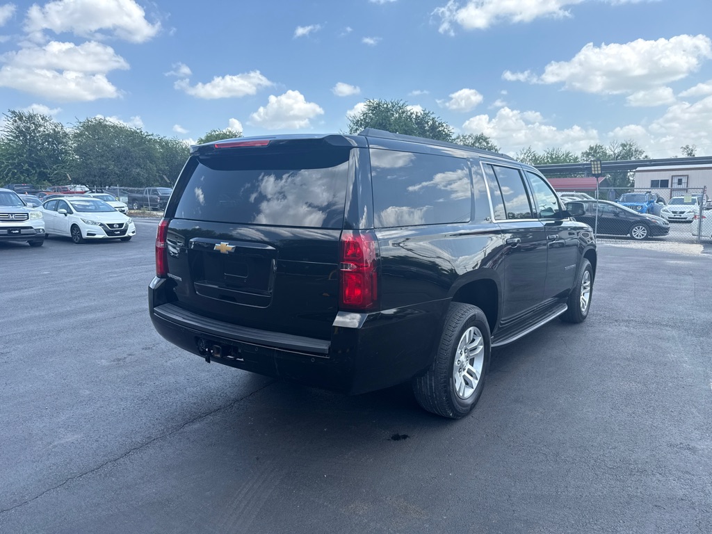 Photo 3 of this CHEVROLET SUBURBAN