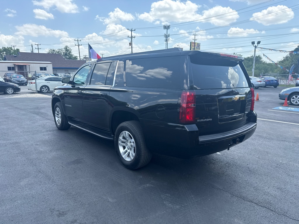 Photo 5 of this CHEVROLET SUBURBAN