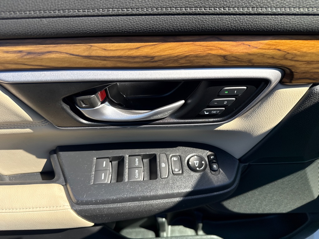 Photo 9 of this HONDA CR-V