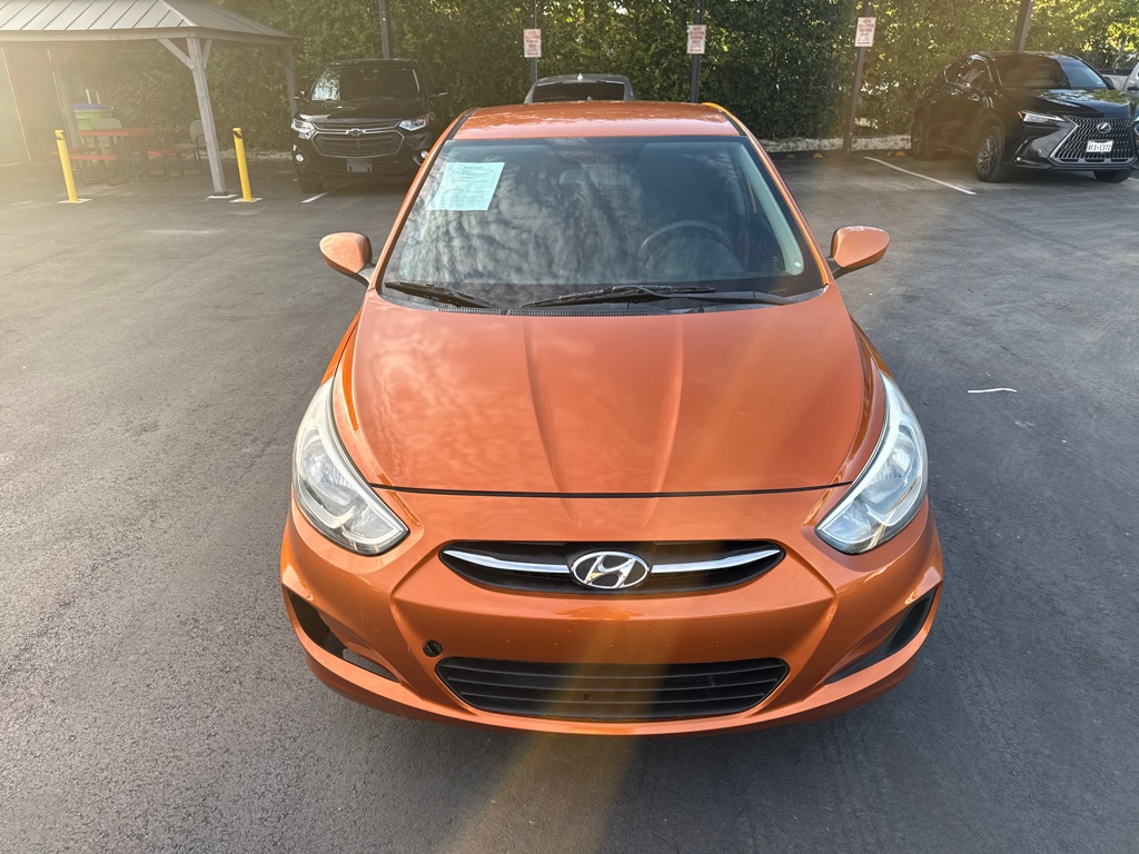 Photo 8 of this HYUNDAI ACCENT