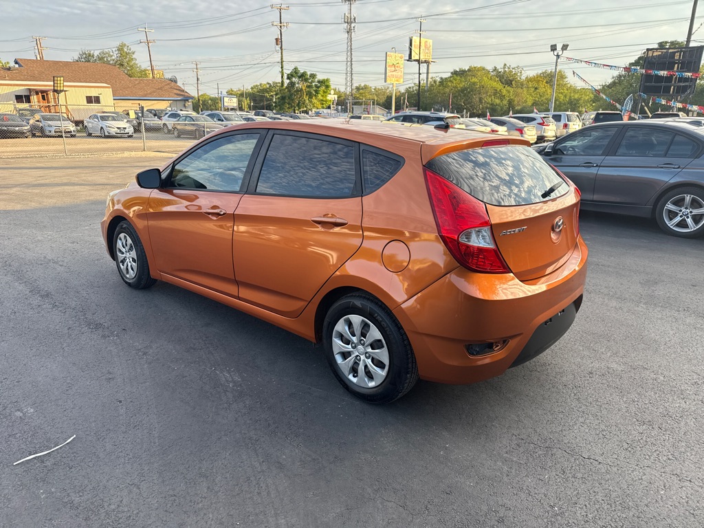 Photo 5 of this HYUNDAI ACCENT