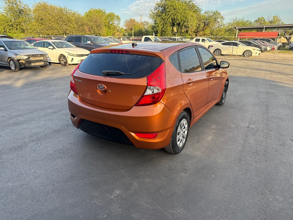 Photo 3 of this HYUNDAI ACCENT