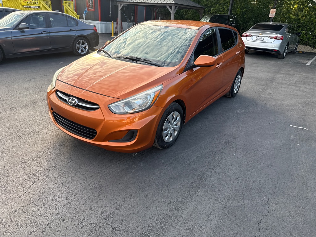 Photo 7 of this HYUNDAI ACCENT