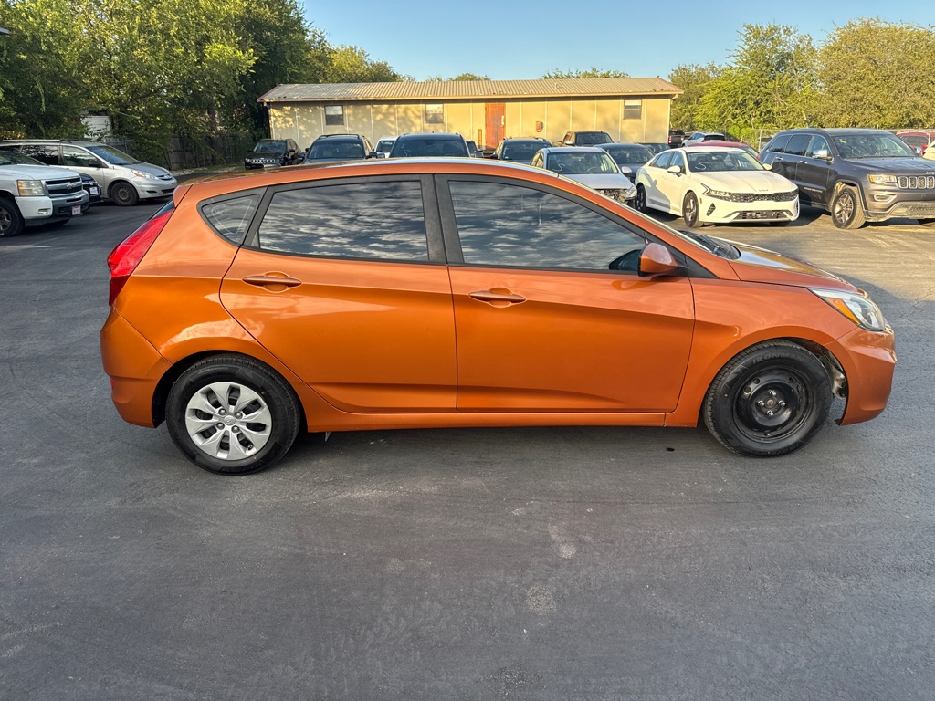 Photo 2 of this HYUNDAI ACCENT