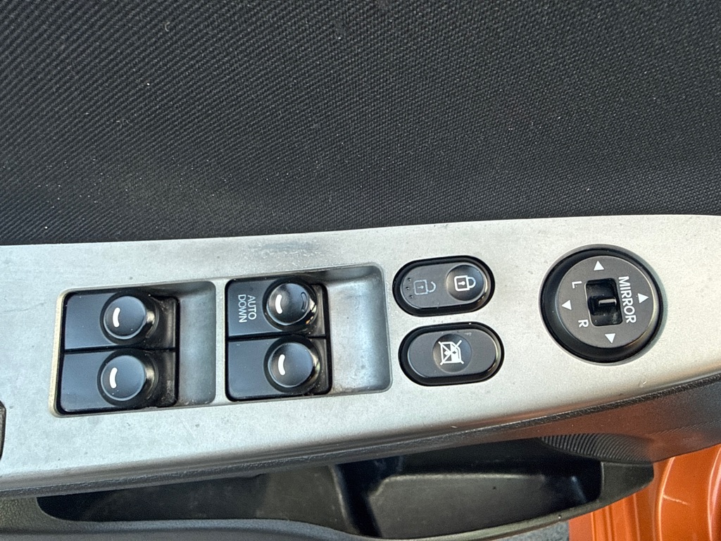 Photo 9 of this HYUNDAI ACCENT