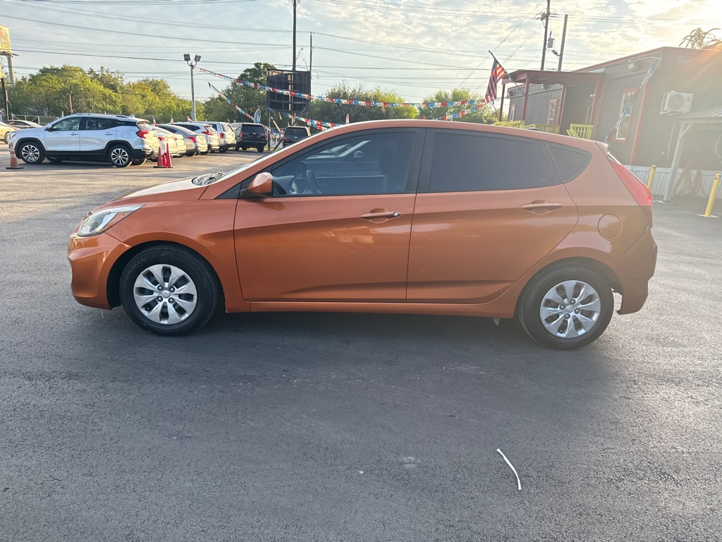 Photo 6 of this HYUNDAI ACCENT