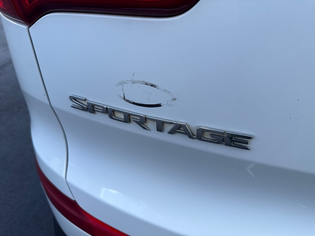 Photo 31 of this KIA SPORTAGE