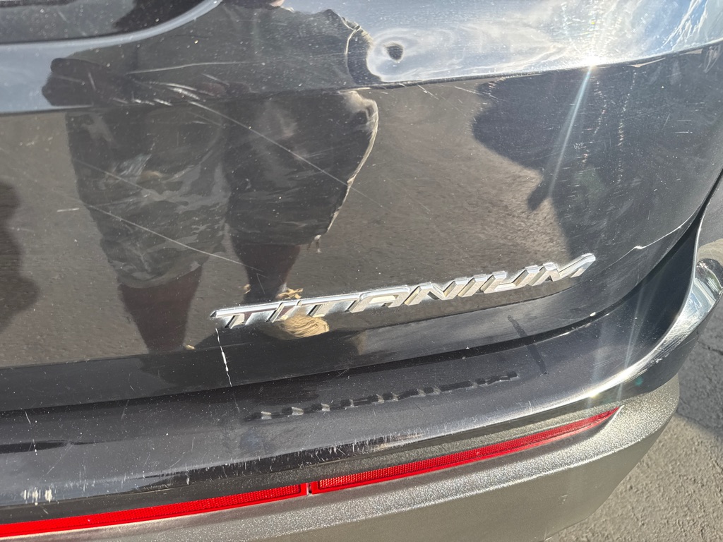 Photo 16 of this FORD EDGE
