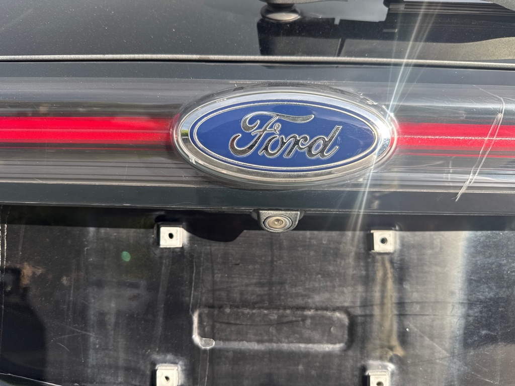 Photo 14 of this FORD EDGE