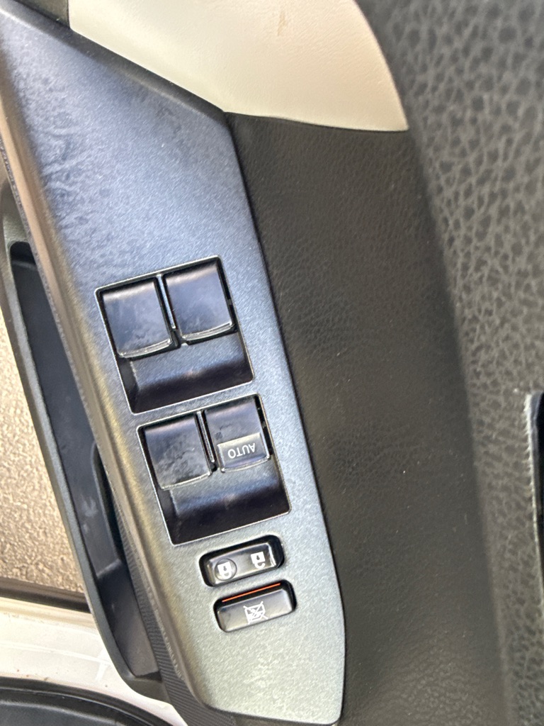 Photo 9 of this TOYOTA RAV4 HV